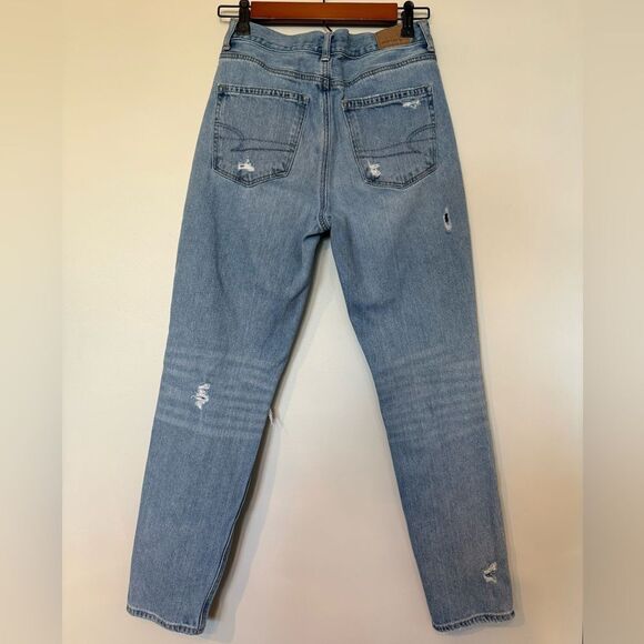 American Eagle Light Blue Distressed Women's Mom Jeans Size 2 - Picture 3 of 8